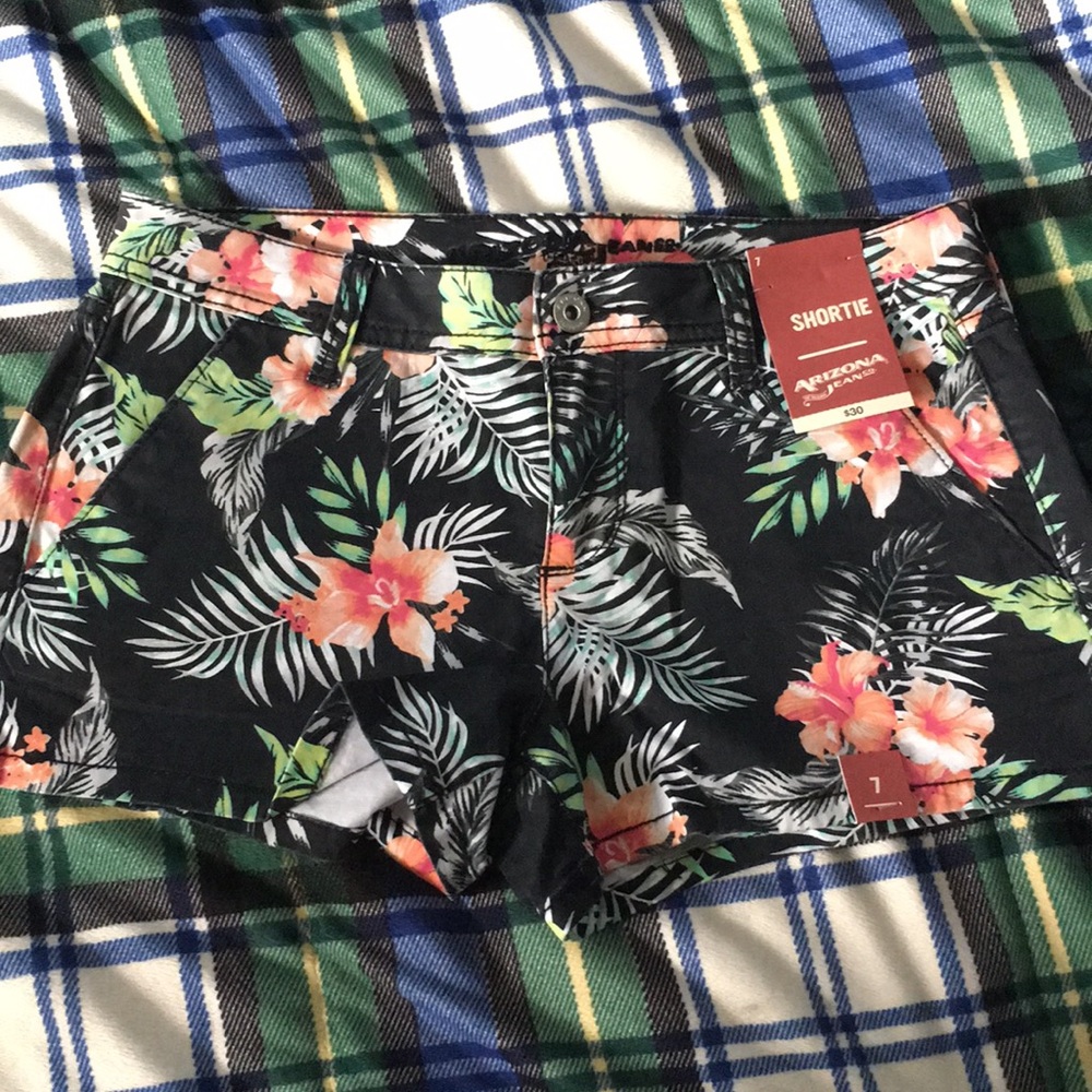 floral shorts